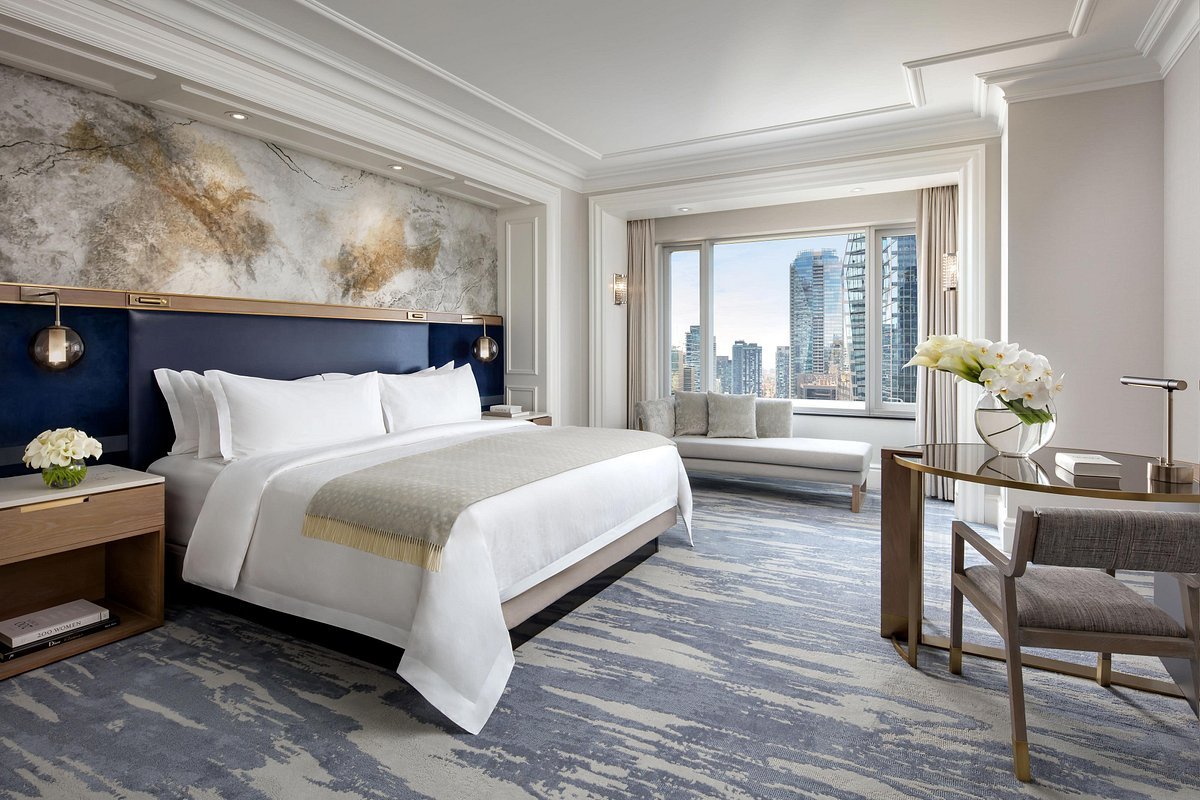 Top Luxury Hotels in Downtown Toronto